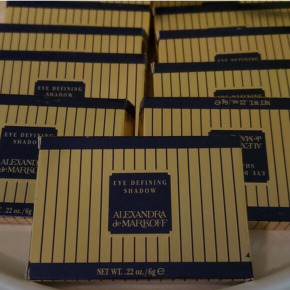 LIQUIDATION: ALEXANDRA de MARKOFF EYE DEFINING SHADOW 60 pieces NIB - Picture 2 of 7